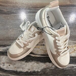 Gold And White Memory Foam Comfort Sneakers! New w/ Tags- Size 6.5 Womens